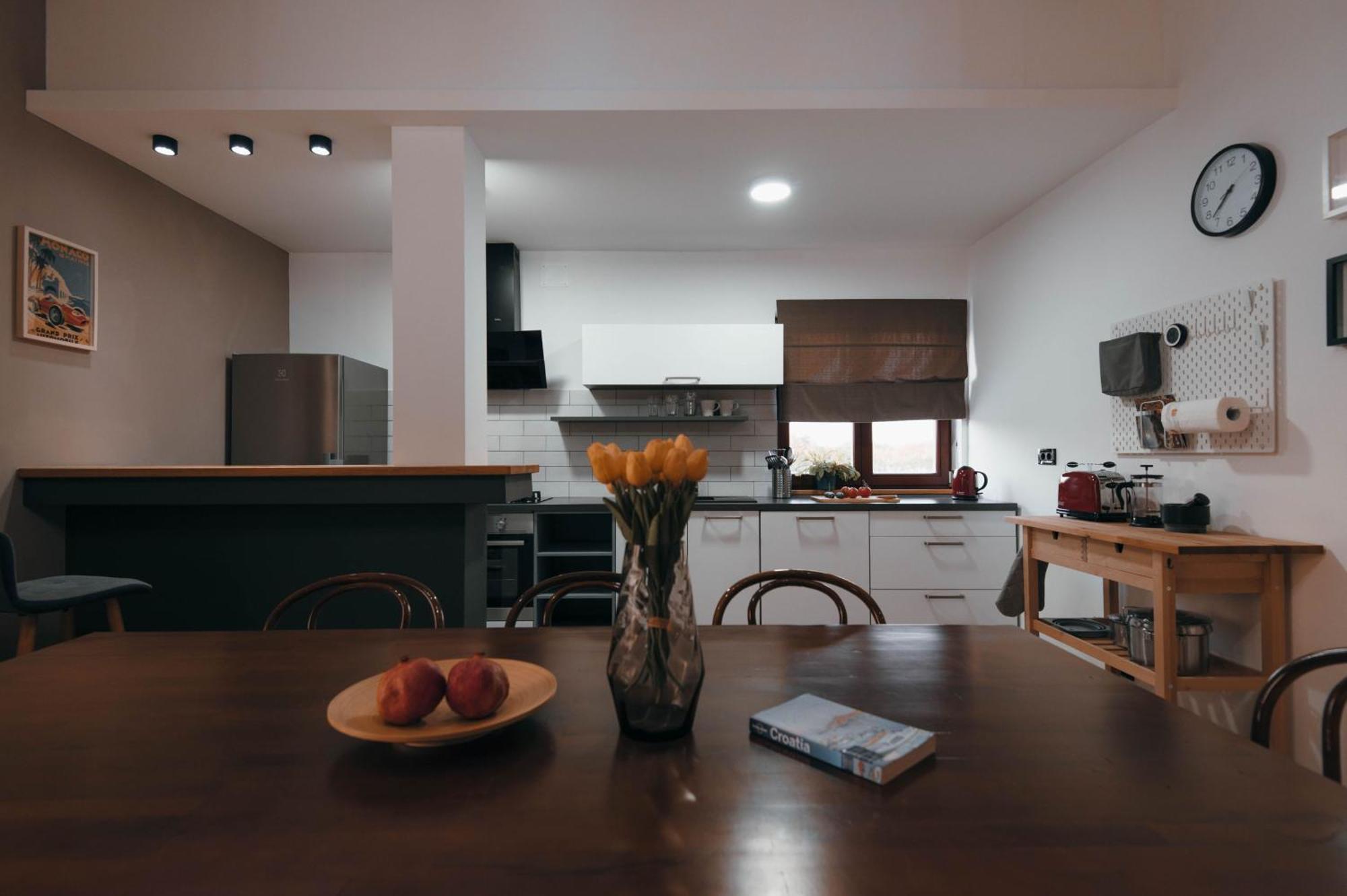 Cozy Country Home With Heated Outdoor Pool Szybenik Zewnętrze zdjęcie
