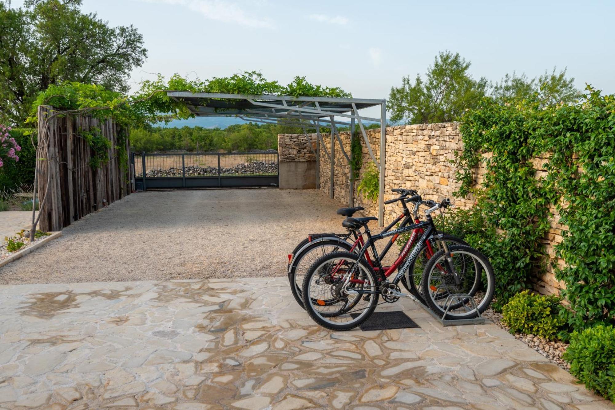 Cozy Country Home With Heated Outdoor Pool Szybenik Zewnętrze zdjęcie