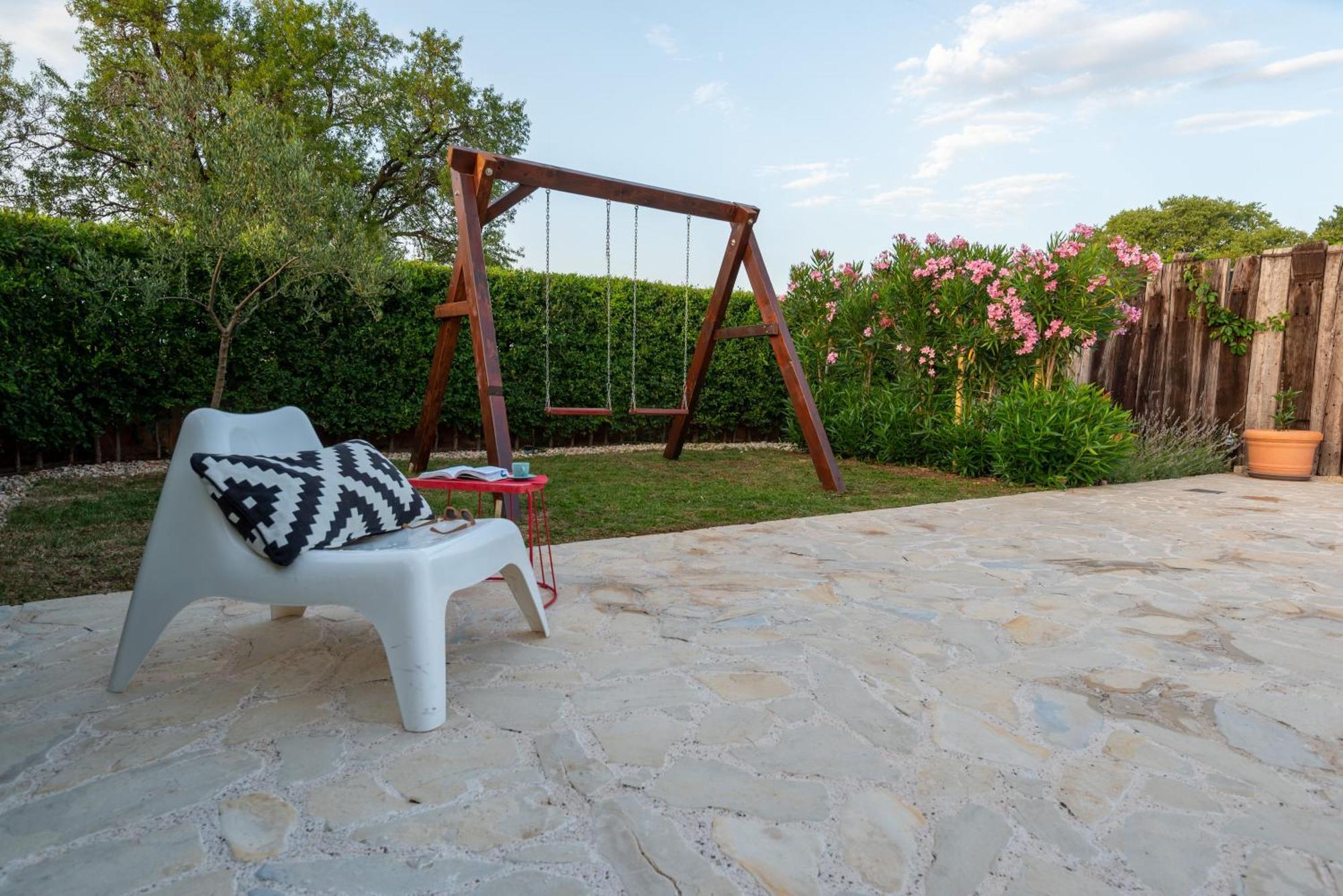 Cozy Country Home With Heated Outdoor Pool Szybenik Zewnętrze zdjęcie